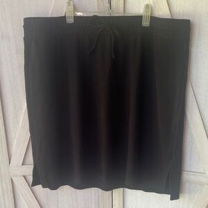 J. Jill Classic Wearever Black Knee Length Pull-on Skirt, side vents, Size XL